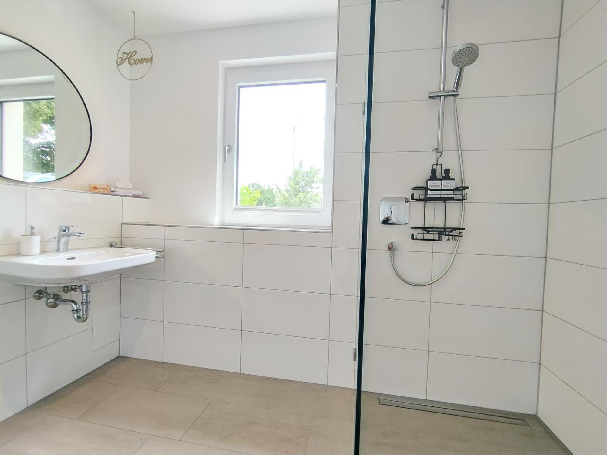 Cityvibe Apartment Fuer Bis Zu 4 Erlangen Luaran gambar